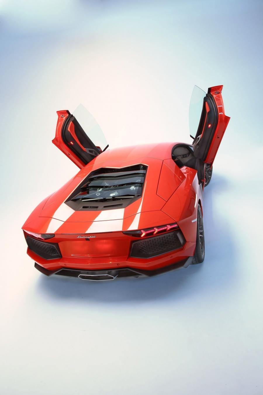  Lamborghini Aventador LP700-4 2011 года  (фото 202 из 204)